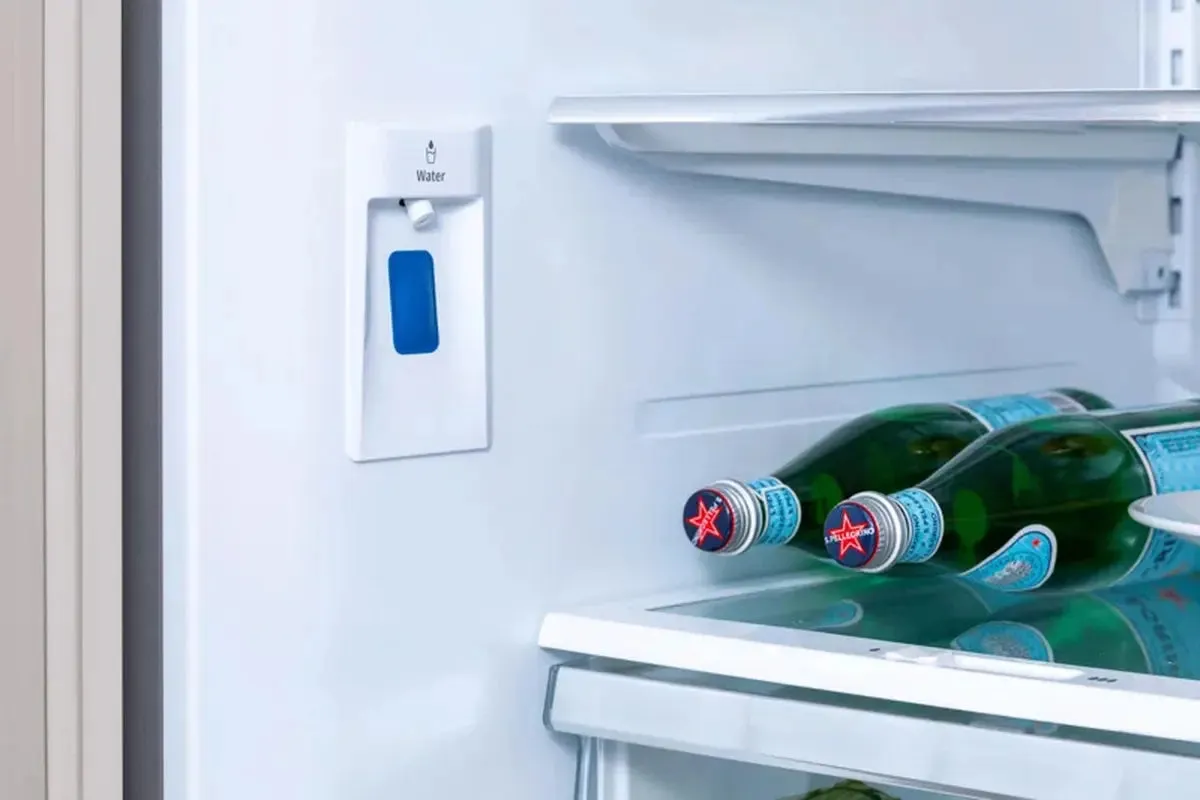 30" Built-In Refrigerator Rh-Hinge Classico Trim with Panel