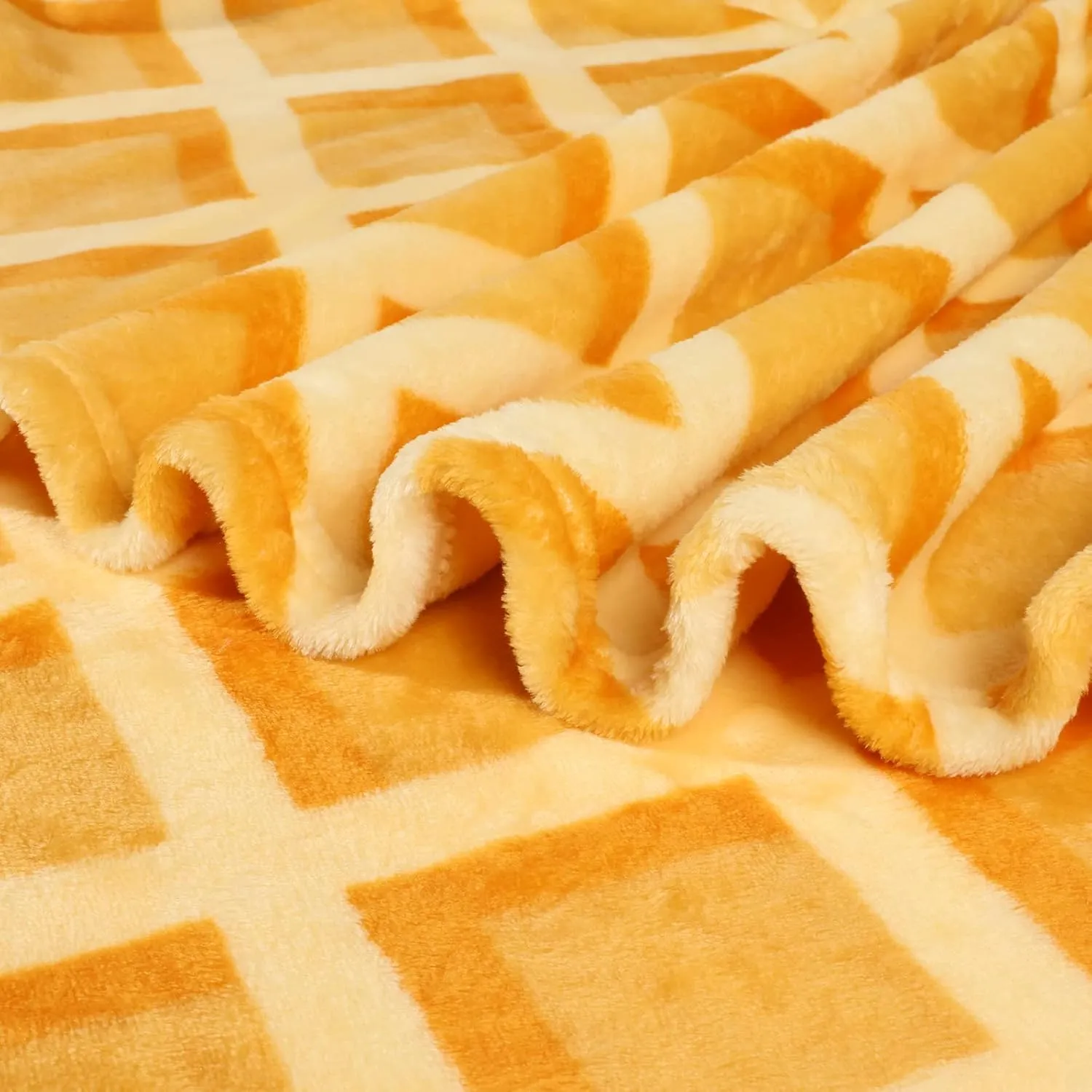 Bnuitland Waffle Funny Blanket, 300 GSM Double Sided Giant Novelty Realistic Food Blanket with Pouch for Adults and Kids, Super Soft Flannel Throw
