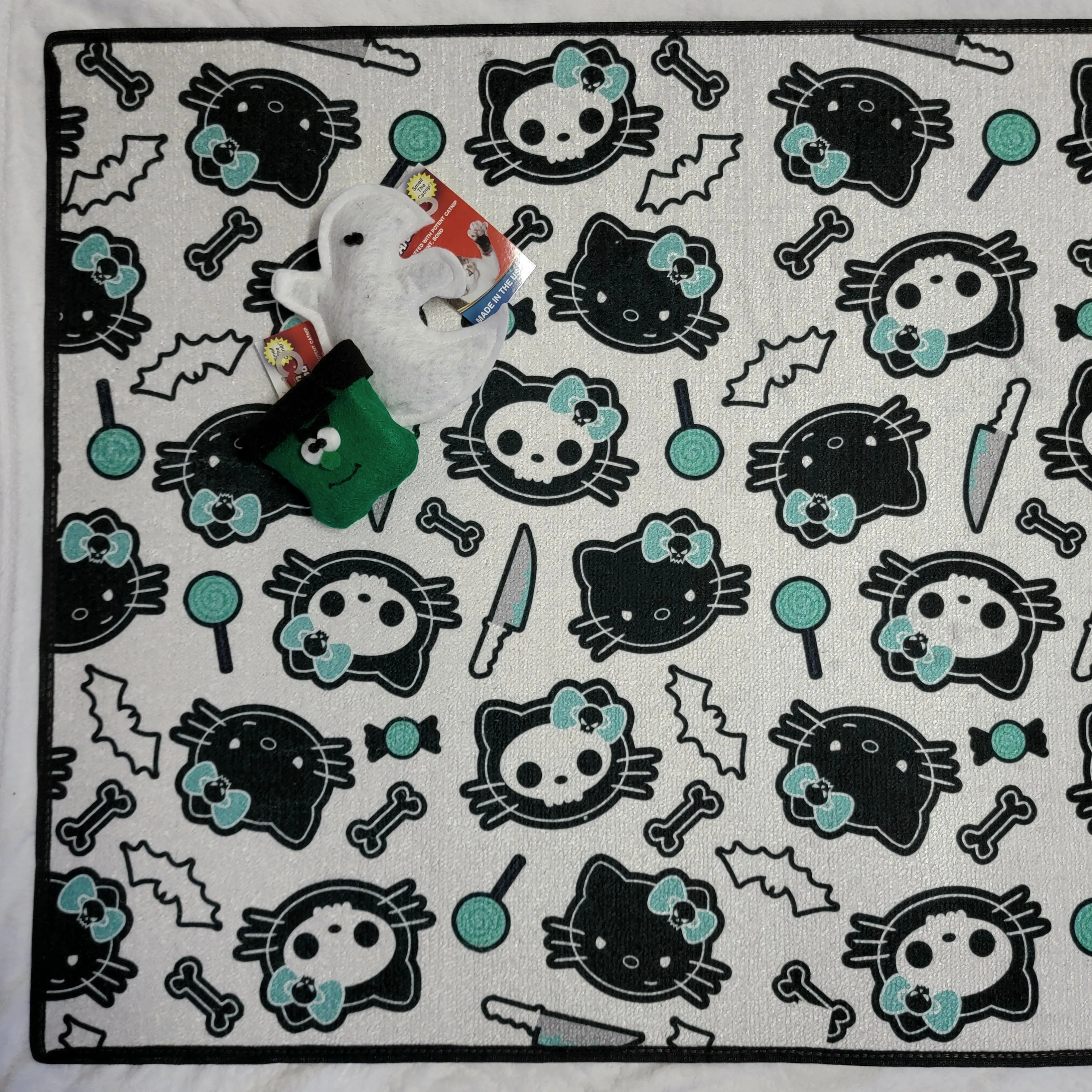 Hello KILLy Large Mat - White/Green
